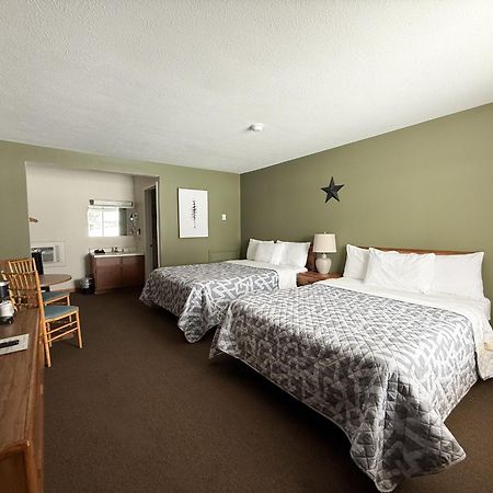 The Trail Inn - Newberry, Mi - Formerly Knollwood Inn - 13467 M-28 Екстер'єр фото